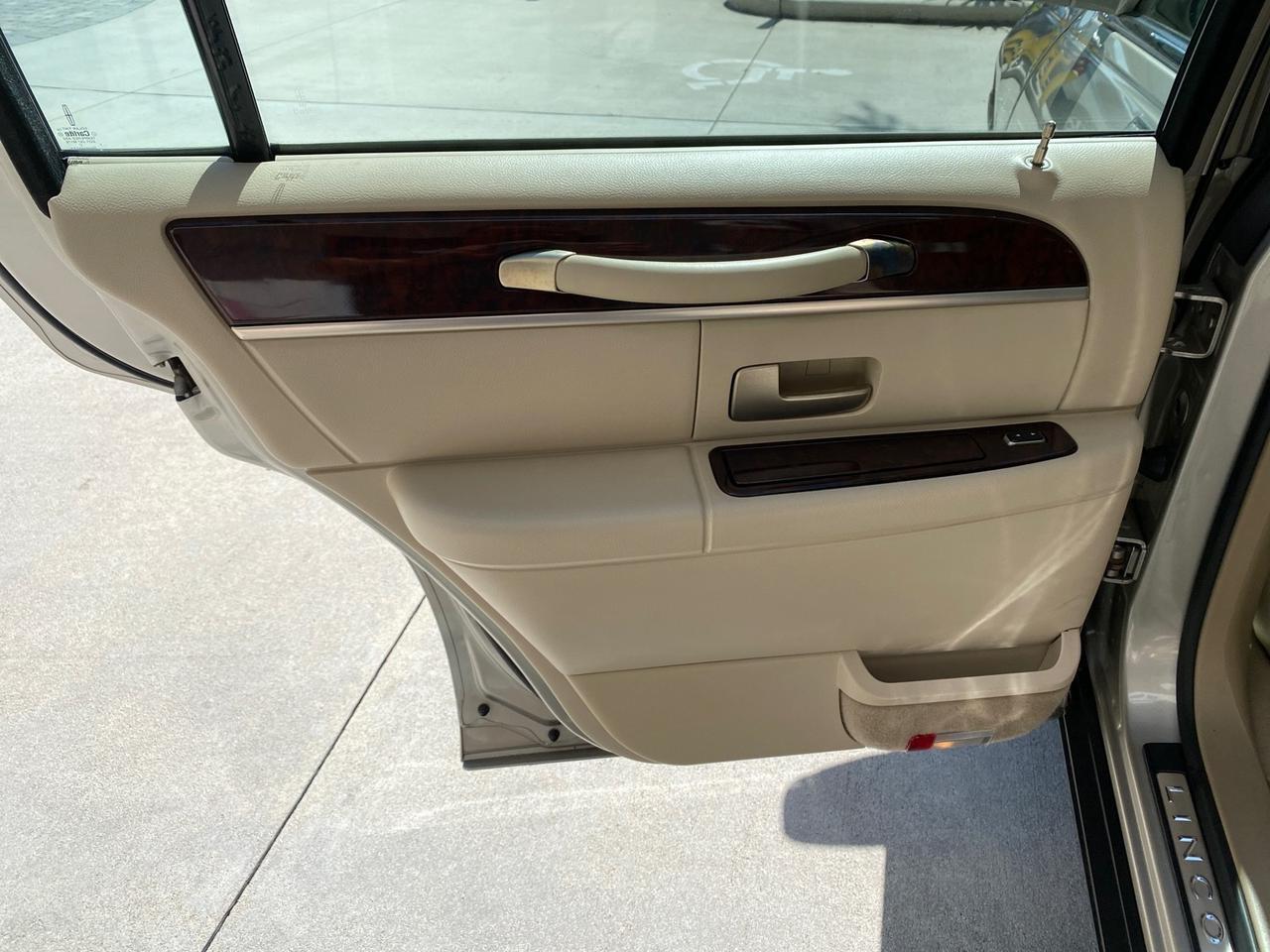 2008 Lincoln Town Car Limited LOW MILES 29,278 1 OWNER Pompano Beach FL