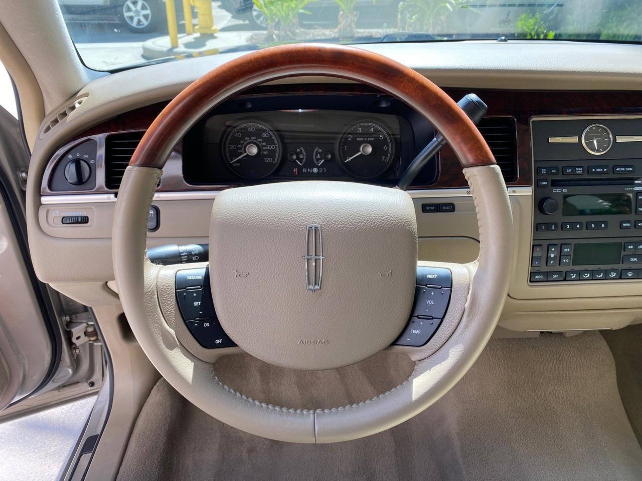 2008 Lincoln Town Car Limited LOW MILES 29,278 1 OWNER Pompano Beach FL