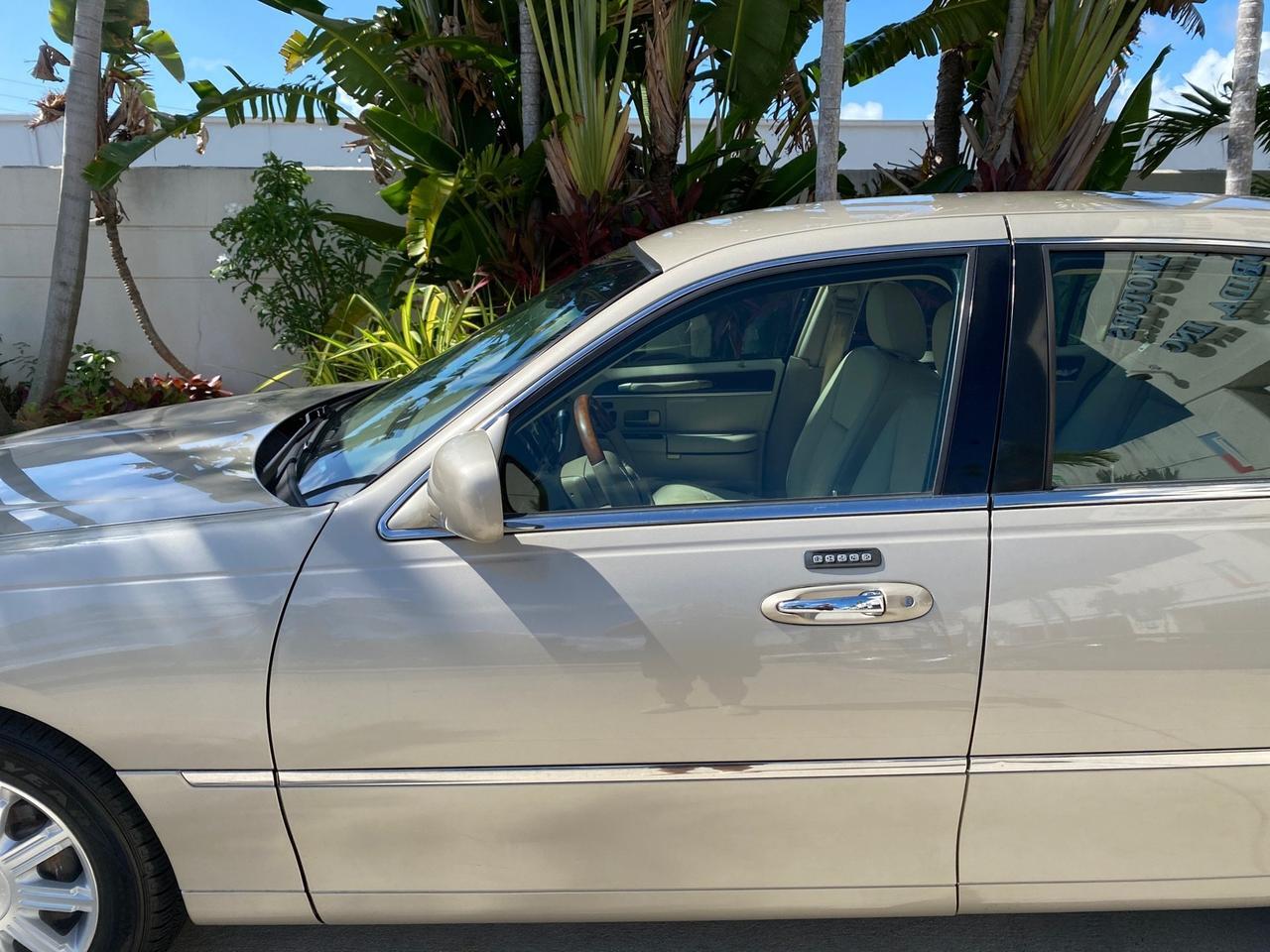 2008 Lincoln Town Car Limited LOW MILES 29,278 1 OWNER Pompano Beach FL