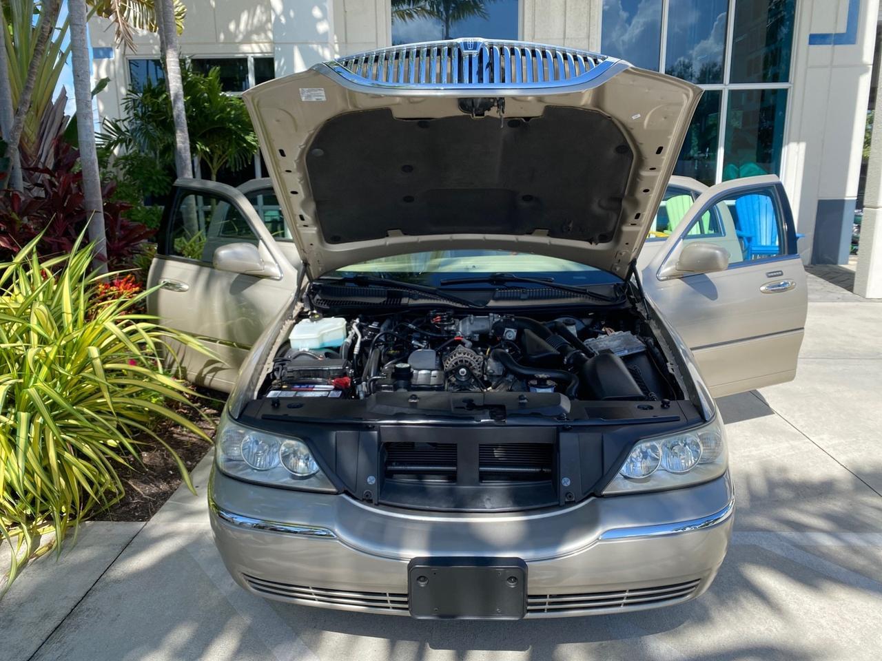 2008 Lincoln Town Car Limited LOW MILES 29,278 1 OWNER Pompano Beach FL