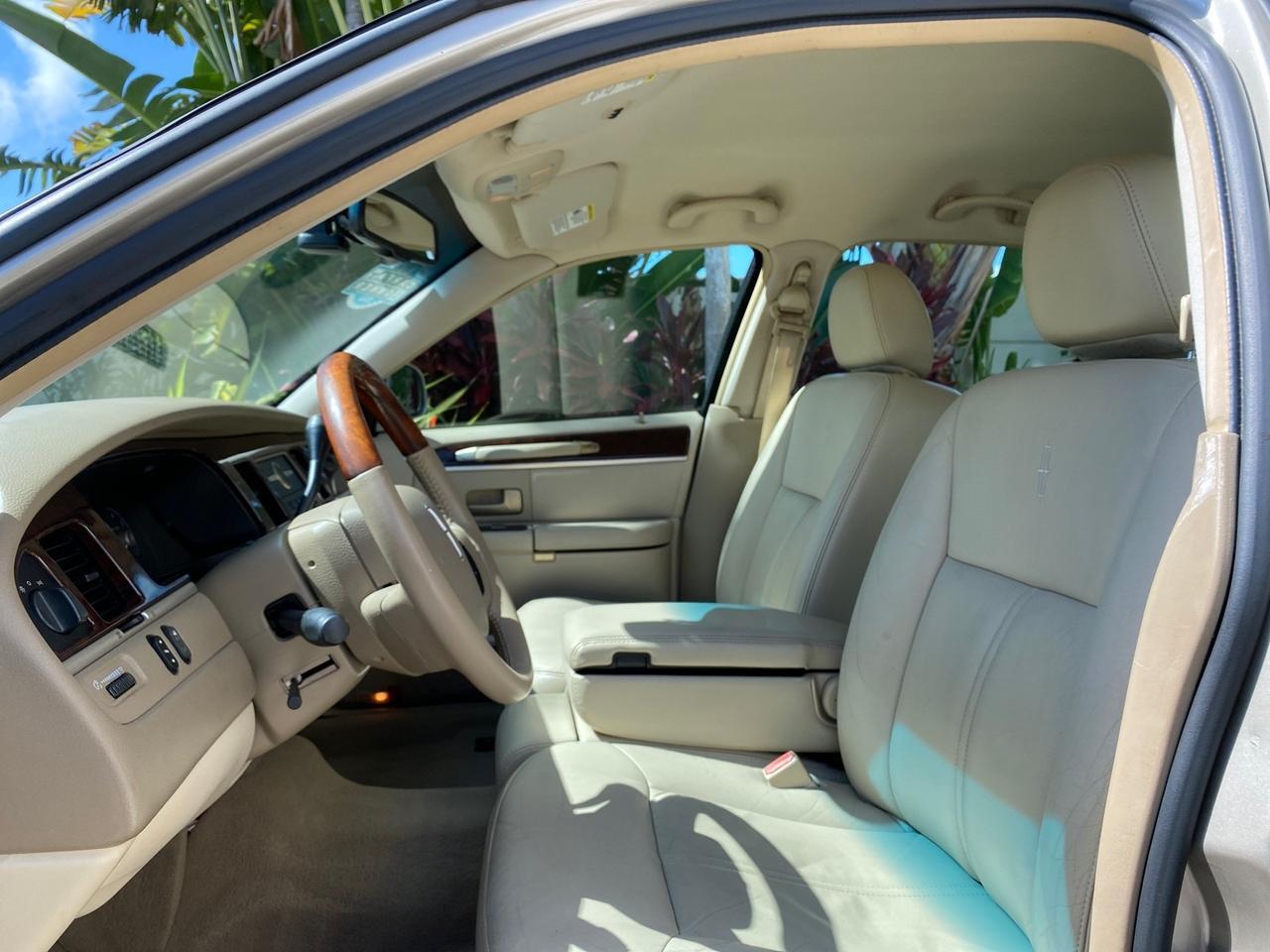 2008 Lincoln Town Car Limited LOW MILES 29,278 1 OWNER Pompano Beach FL