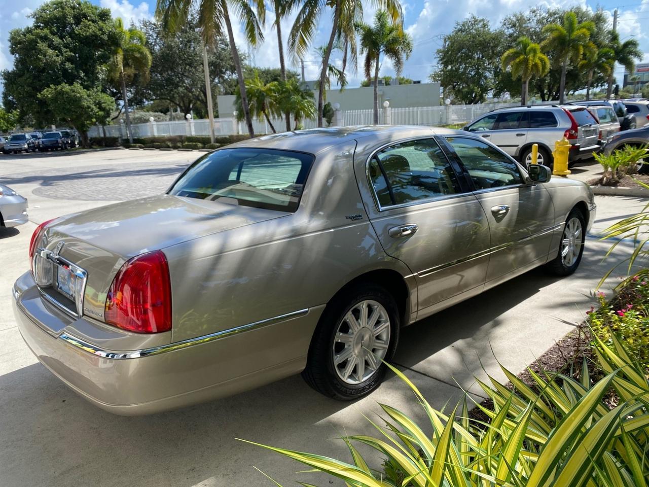 2008 Lincoln Town Car Limited LOW MILES 29,278 1 OWNER Pompano Beach FL