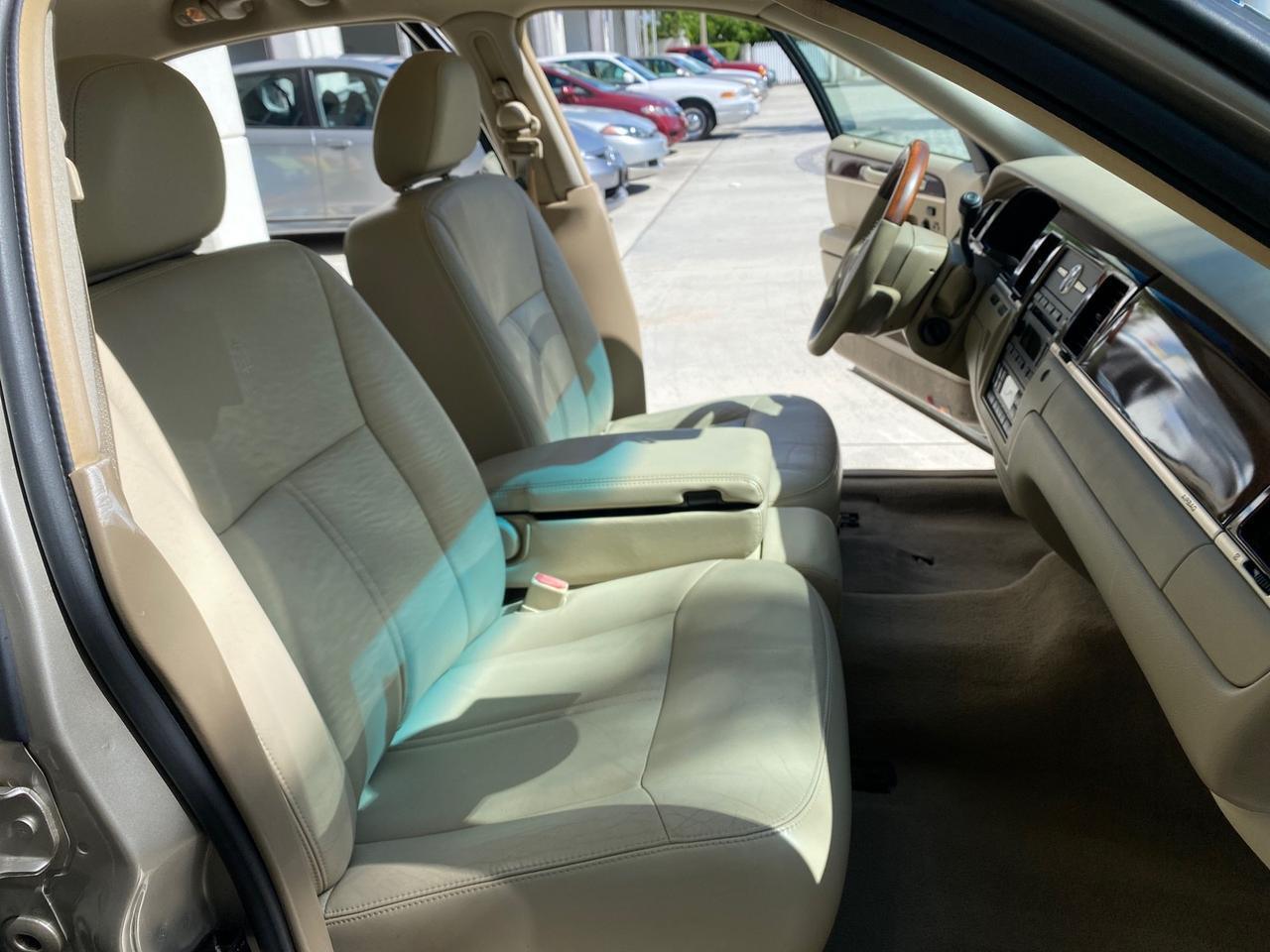 2008 Lincoln Town Car Limited LOW MILES 29,278 1 OWNER Pompano Beach FL