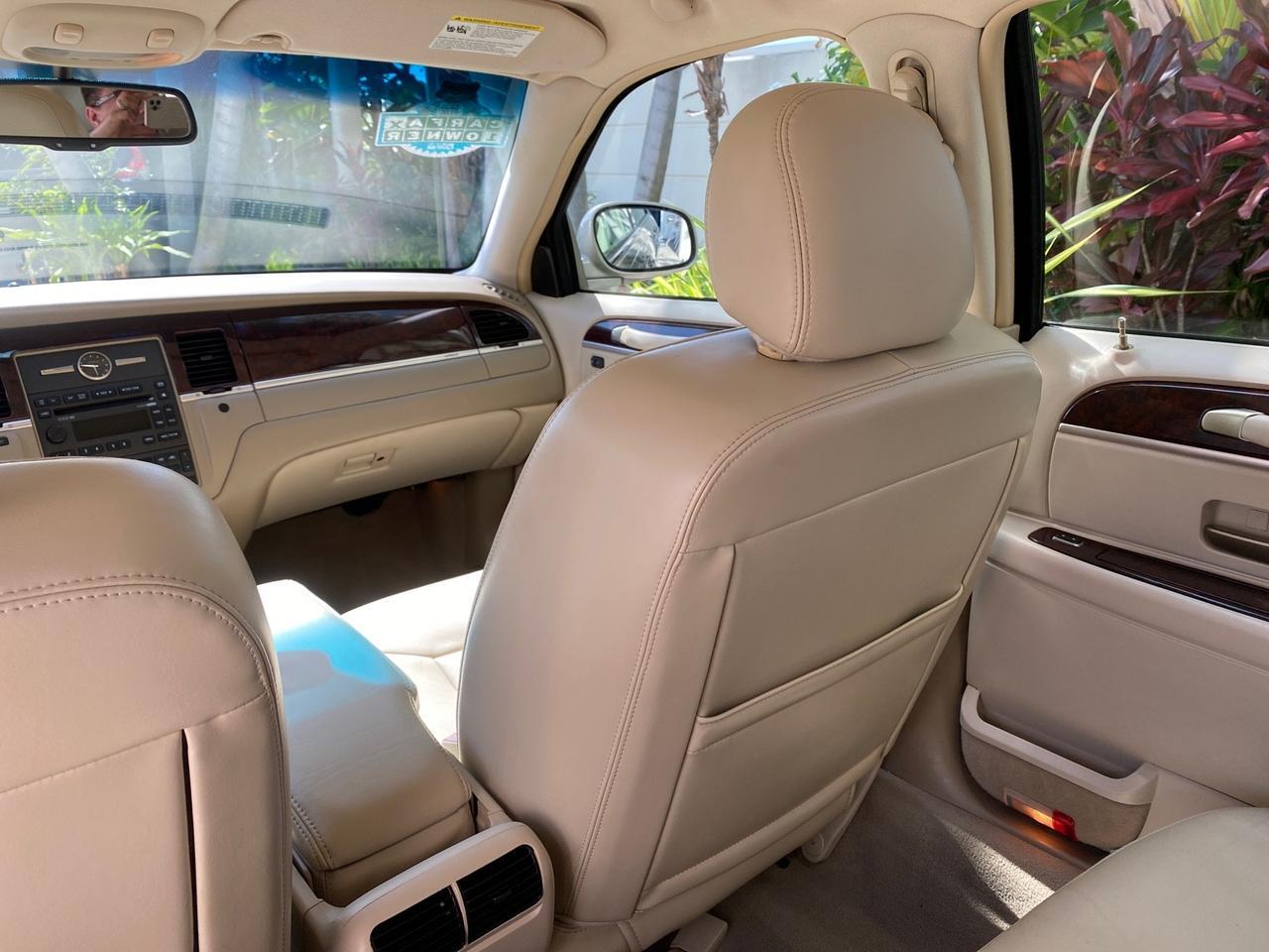 2008 Lincoln Town Car Limited LOW MILES 29,278 1 OWNER Pompano Beach FL