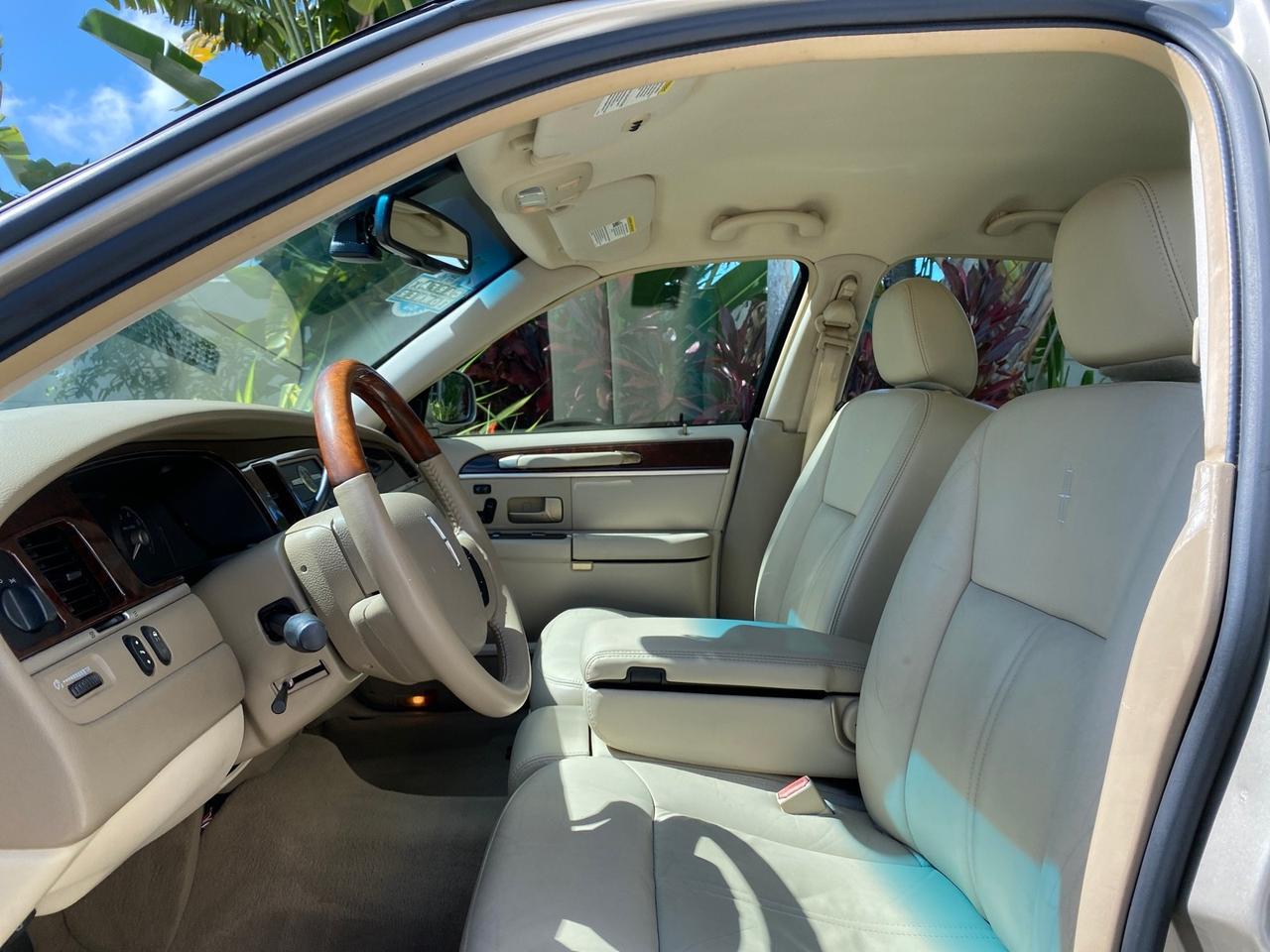 2008 Lincoln Town Car Limited LOW MILES 29,278 1 OWNER Pompano Beach FL