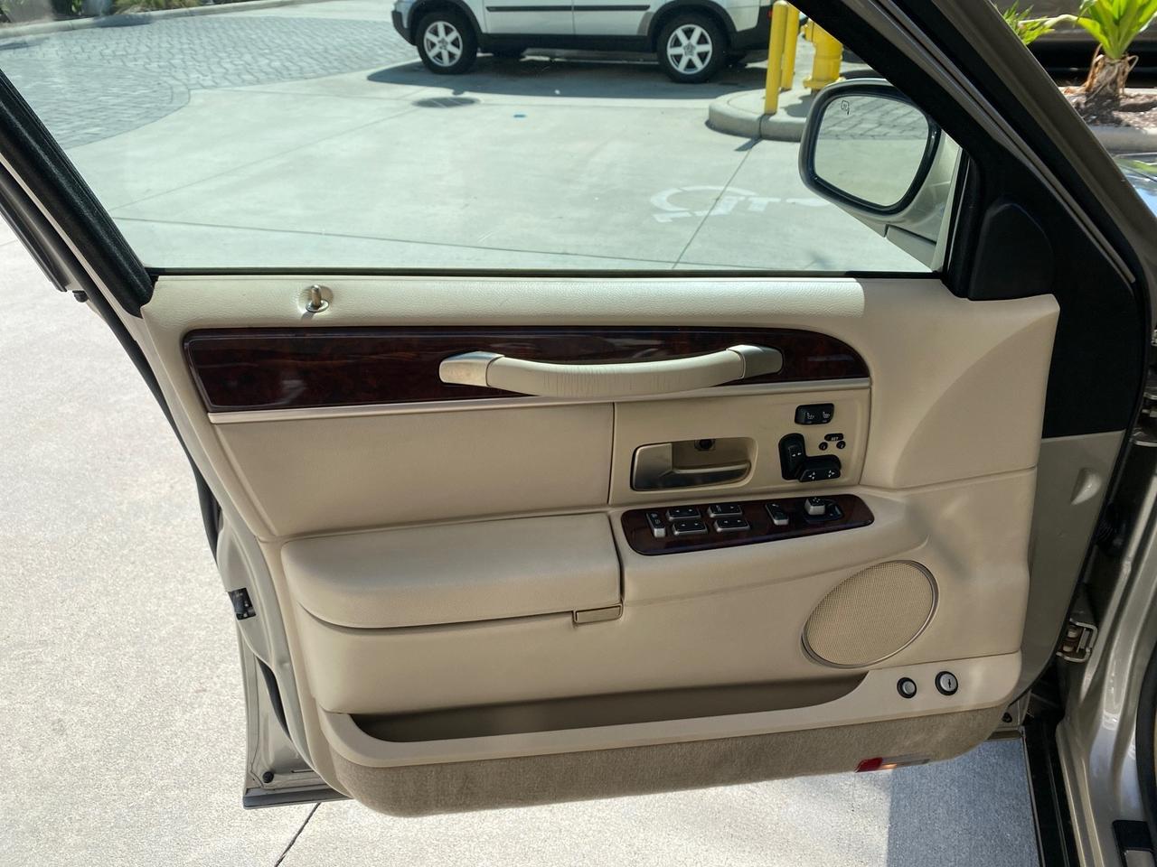 2008 Lincoln Town Car Limited LOW MILES 29,278 1 OWNER Pompano Beach FL