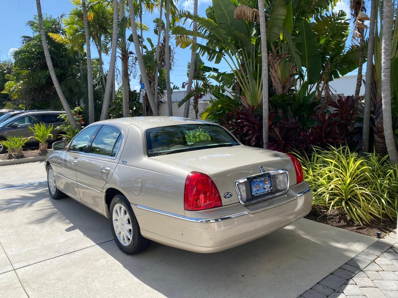 2008 Lincoln Town Car Limited LOW MILES 29,278 1 OWNER Pompano Beach FL