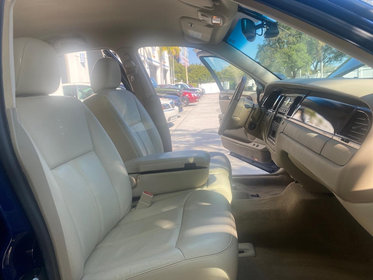 2008 Lincoln Town Car Limited LOW MILES 52,200 Pompano Beach FL