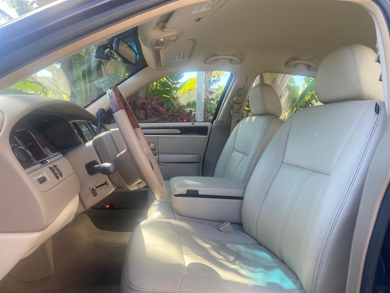 2008 Lincoln Town Car Limited LOW MILES 52,200 Pompano Beach FL