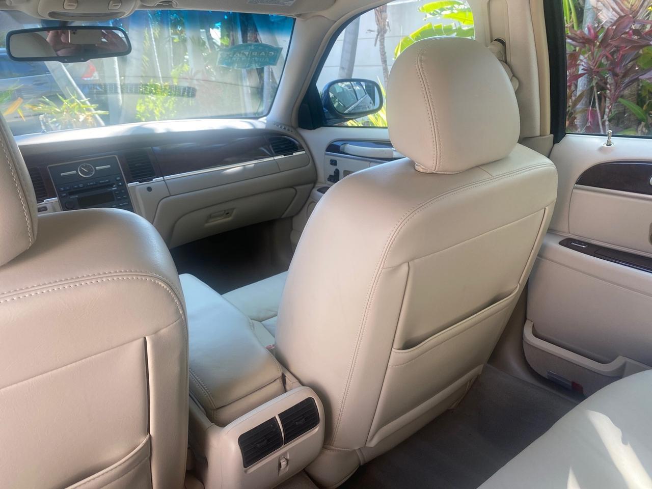 2008 Lincoln Town Car Limited LOW MILES 52,200 Pompano Beach FL