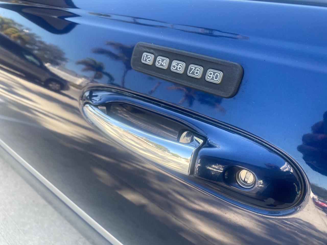 2008 Lincoln Town Car Limited LOW MILES 52,200 Pompano Beach FL