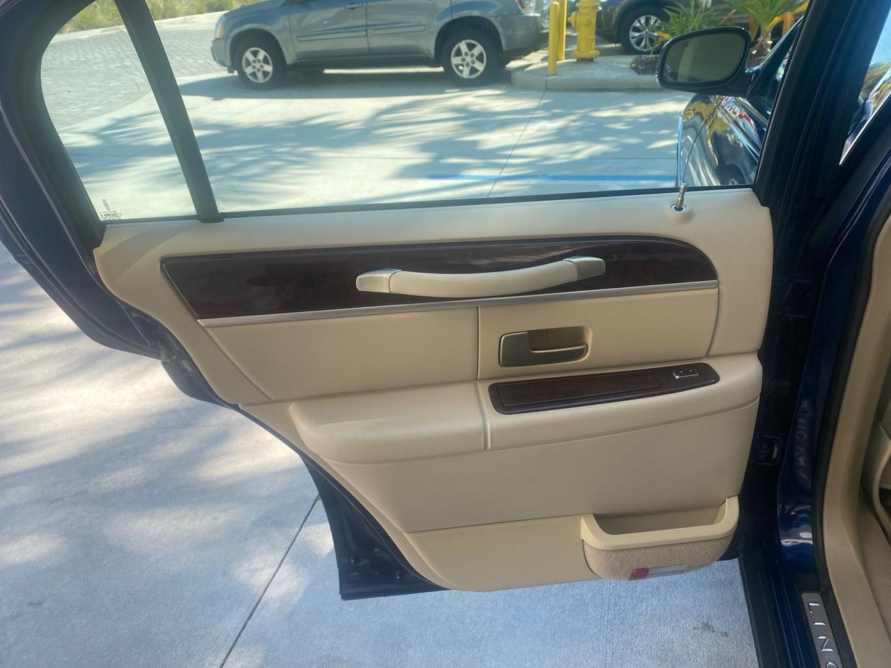 2008 Lincoln Town Car Limited LOW MILES 52,200 Pompano Beach FL