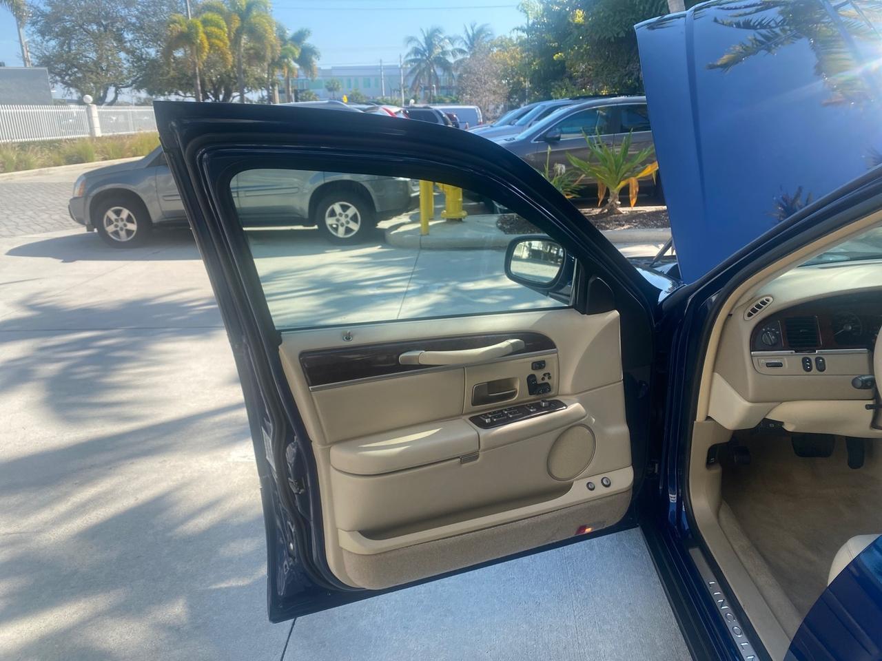 2008 Lincoln Town Car Limited LOW MILES 52,200 Pompano Beach FL