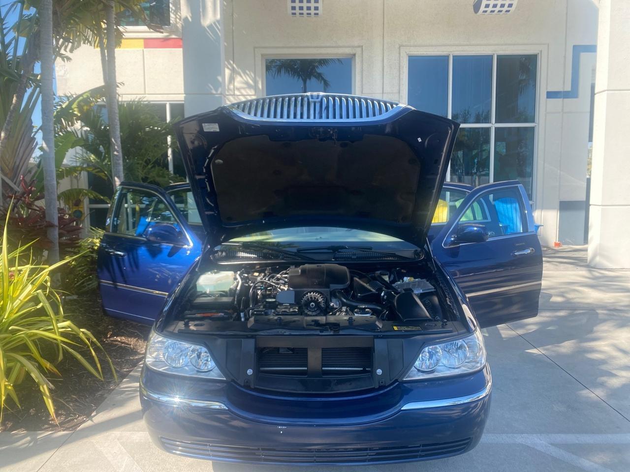 2008 Lincoln Town Car Limited LOW MILES 52,200 Pompano Beach FL