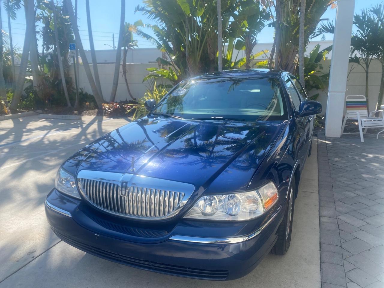 2008 Lincoln Town Car Limited LOW MILES 52,200 Pompano Beach FL
