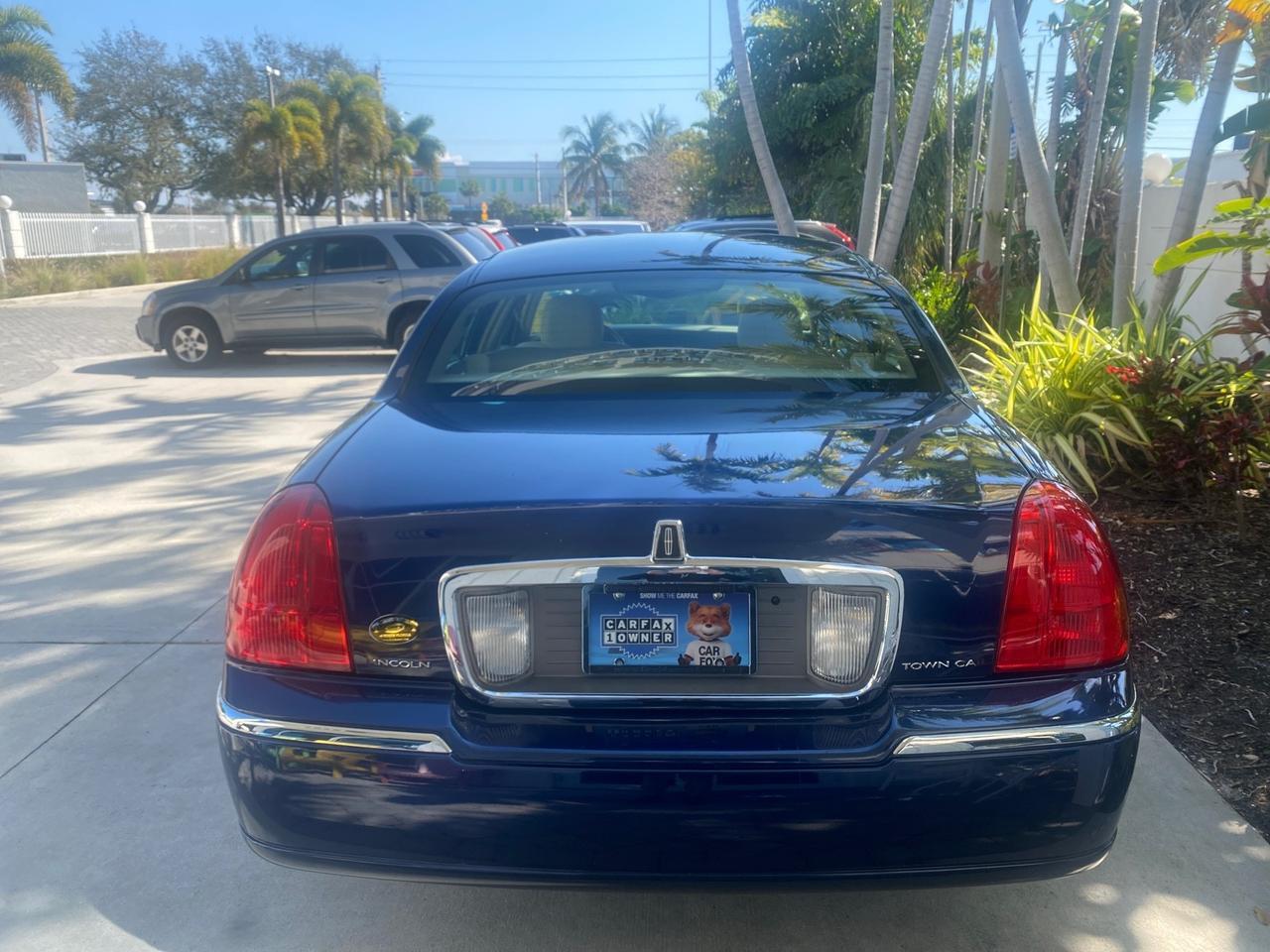2008 Lincoln Town Car Limited LOW MILES 52,200 Pompano Beach FL