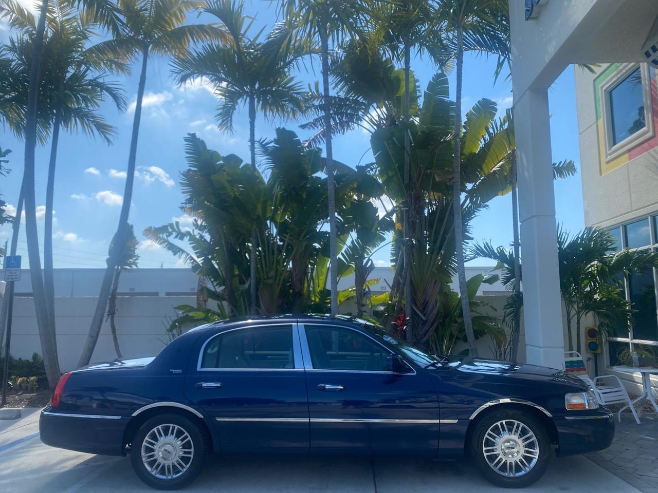 2008 Lincoln Town Car Limited LOW MILES 52,200 Pompano Beach FL