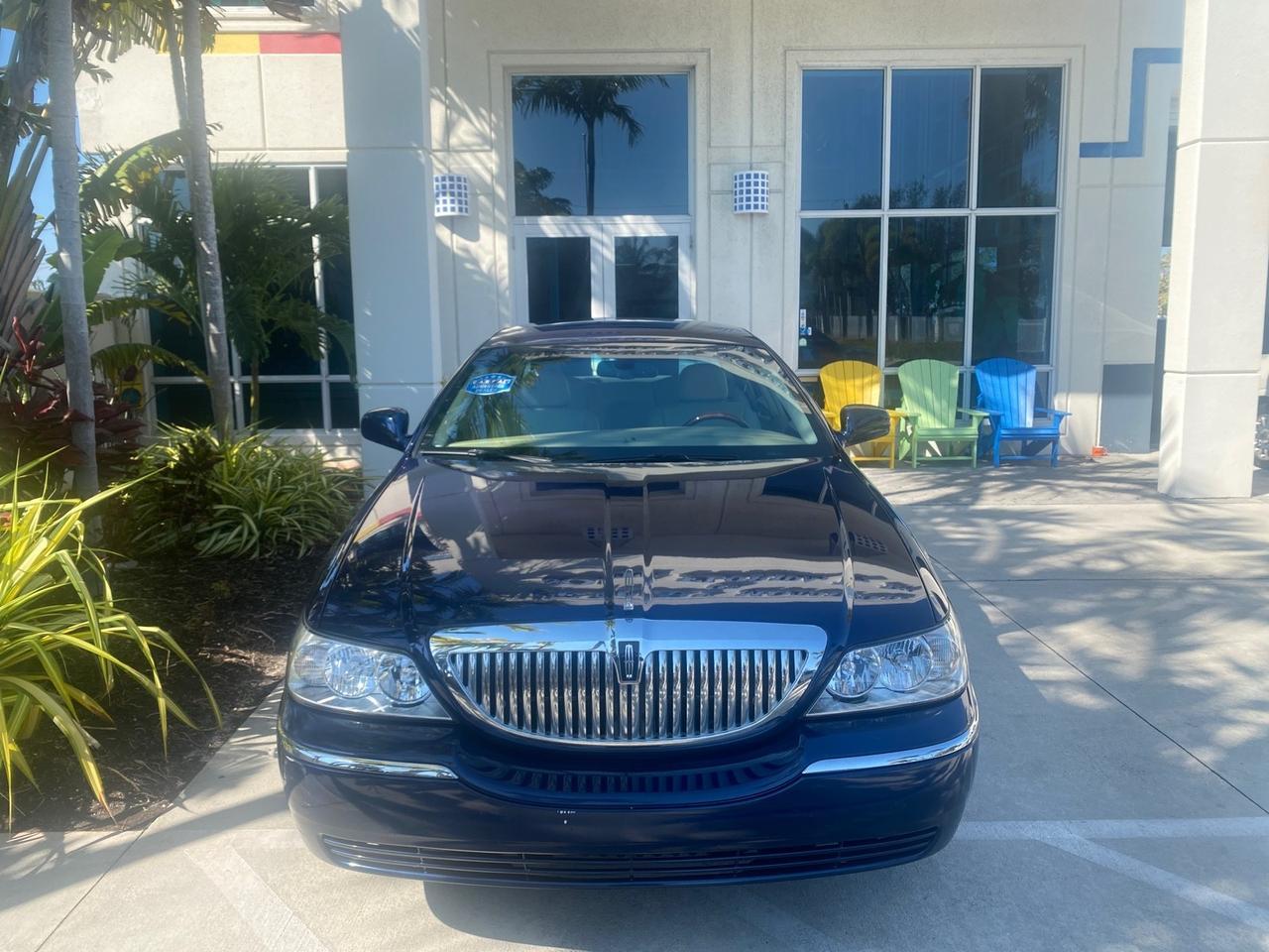 2008 Lincoln Town Car Limited LOW MILES 52,200 Pompano Beach FL
