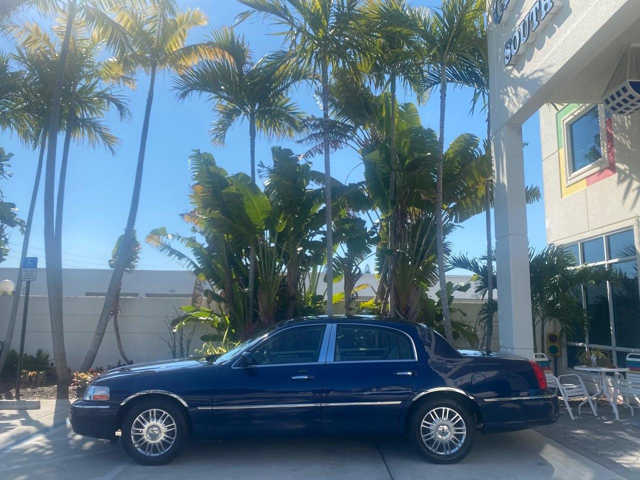 2008 Lincoln Town Car Limited LOW MILES 52,200 Pompano Beach FL