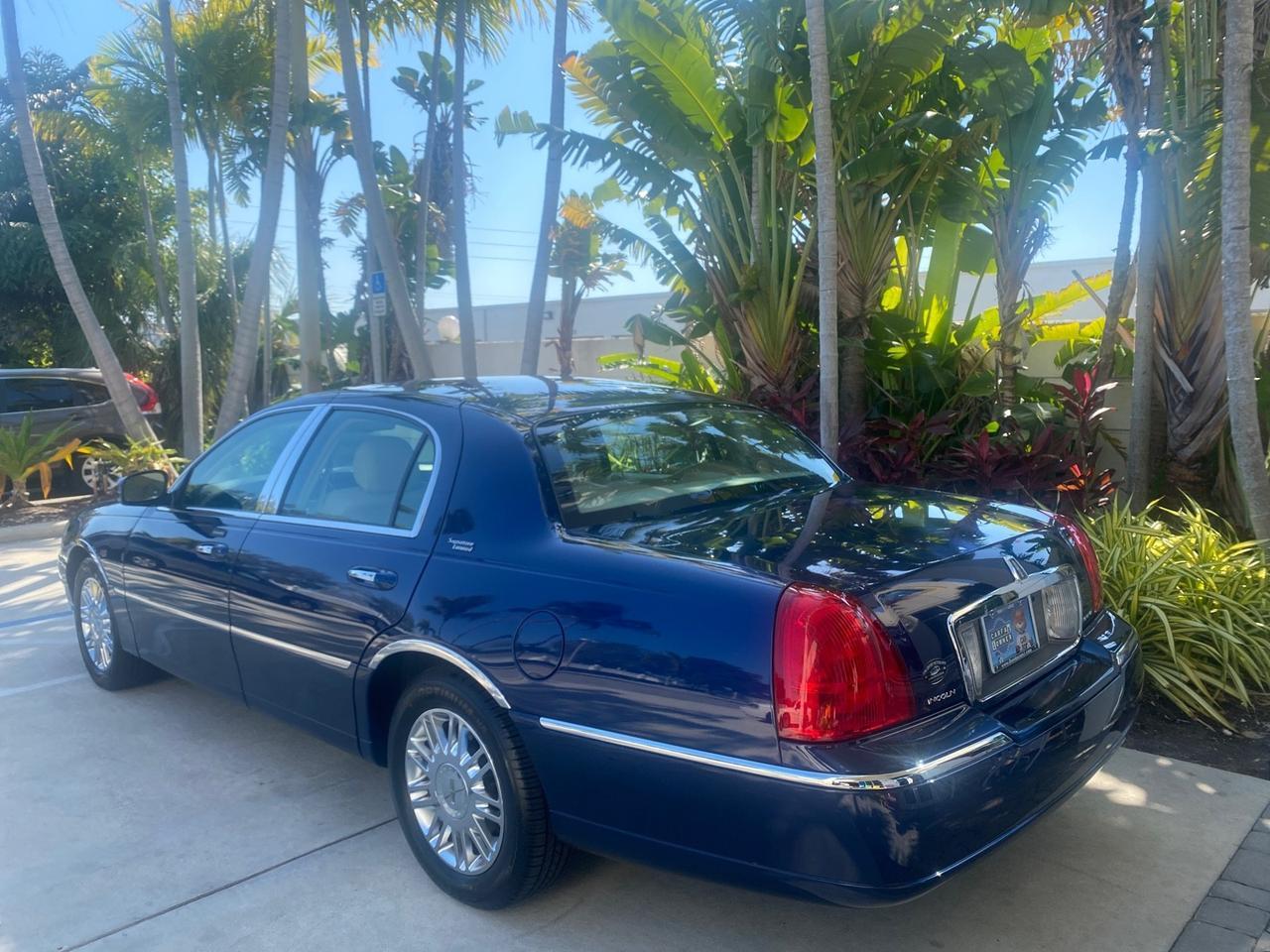 2008 Lincoln Town Car Limited LOW MILES 52,200 Pompano Beach FL