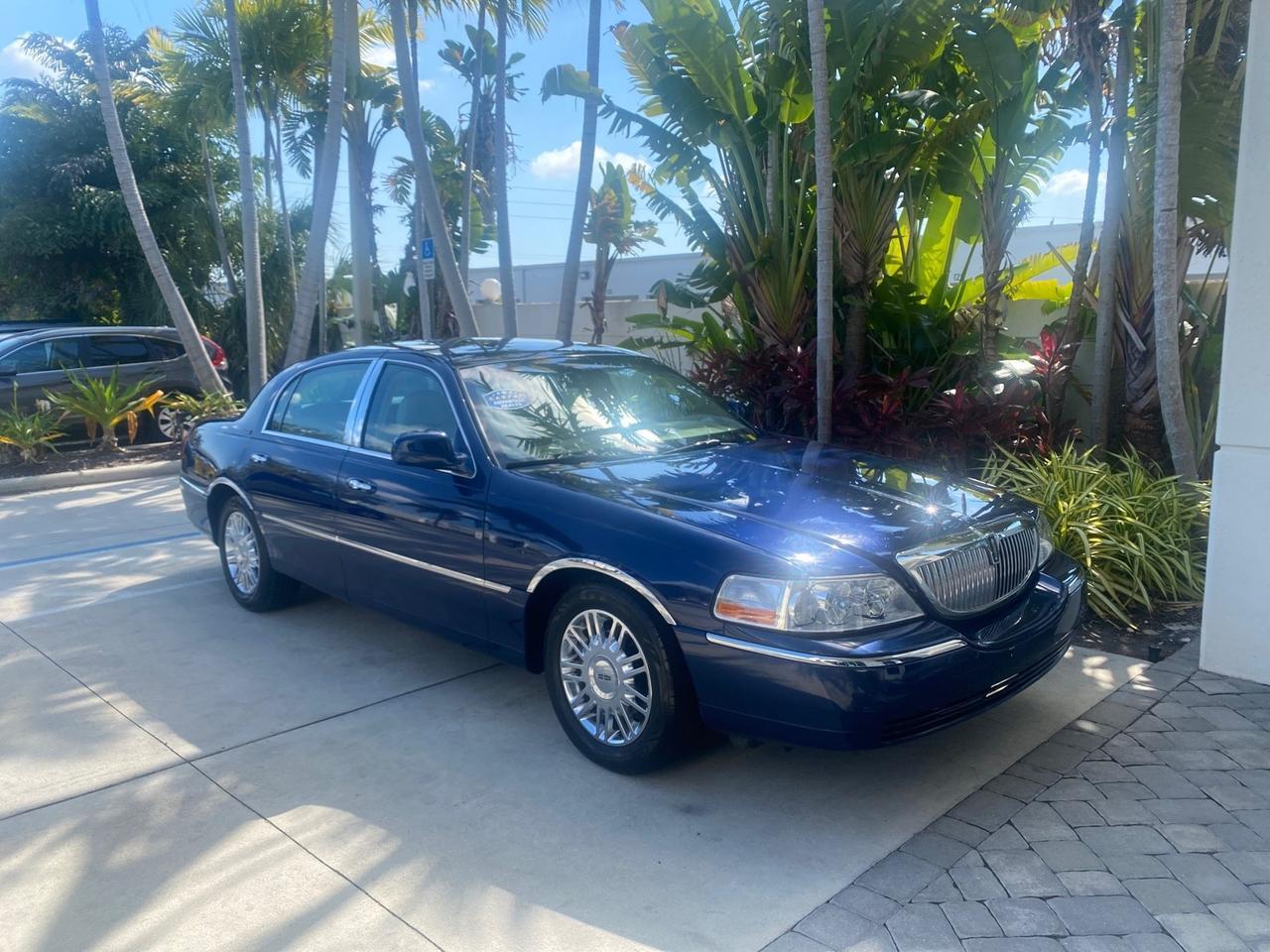 2008 Lincoln Town Car Limited LOW MILES 52,200 Pompano Beach FL