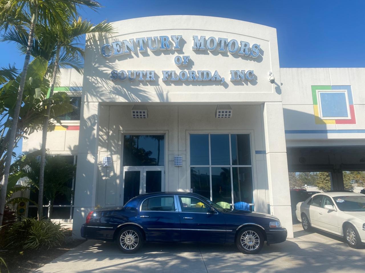 2008 Lincoln Town Car Limited LOW MILES 52,200