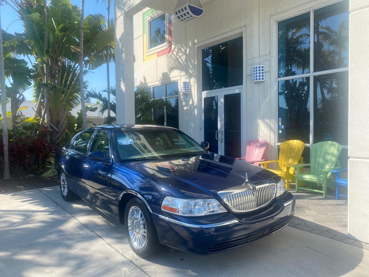 2008 Lincoln Town Car Limited LOW MILES 52,200