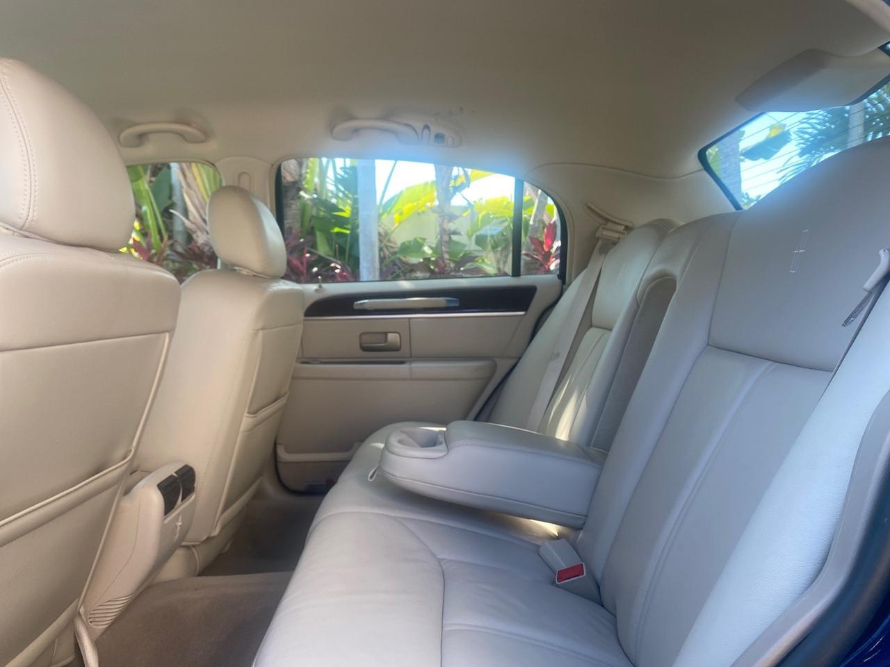 2008 Lincoln Town Car Limited LOW MILES 52,200 Pompano Beach FL
