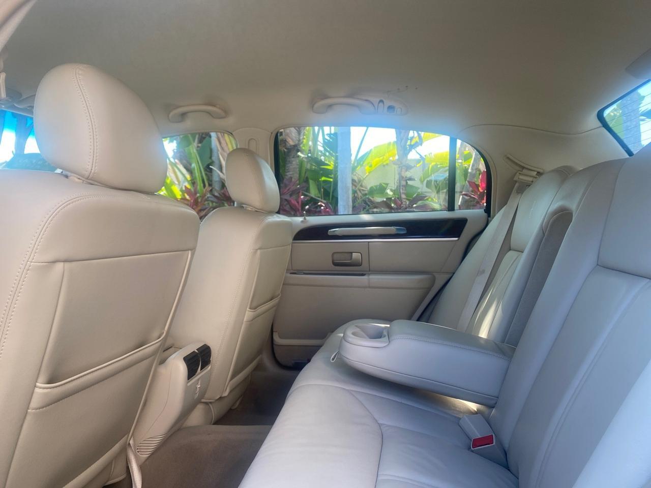 2008 Lincoln Town Car Limited LOW MILES 52,200 Pompano Beach FL