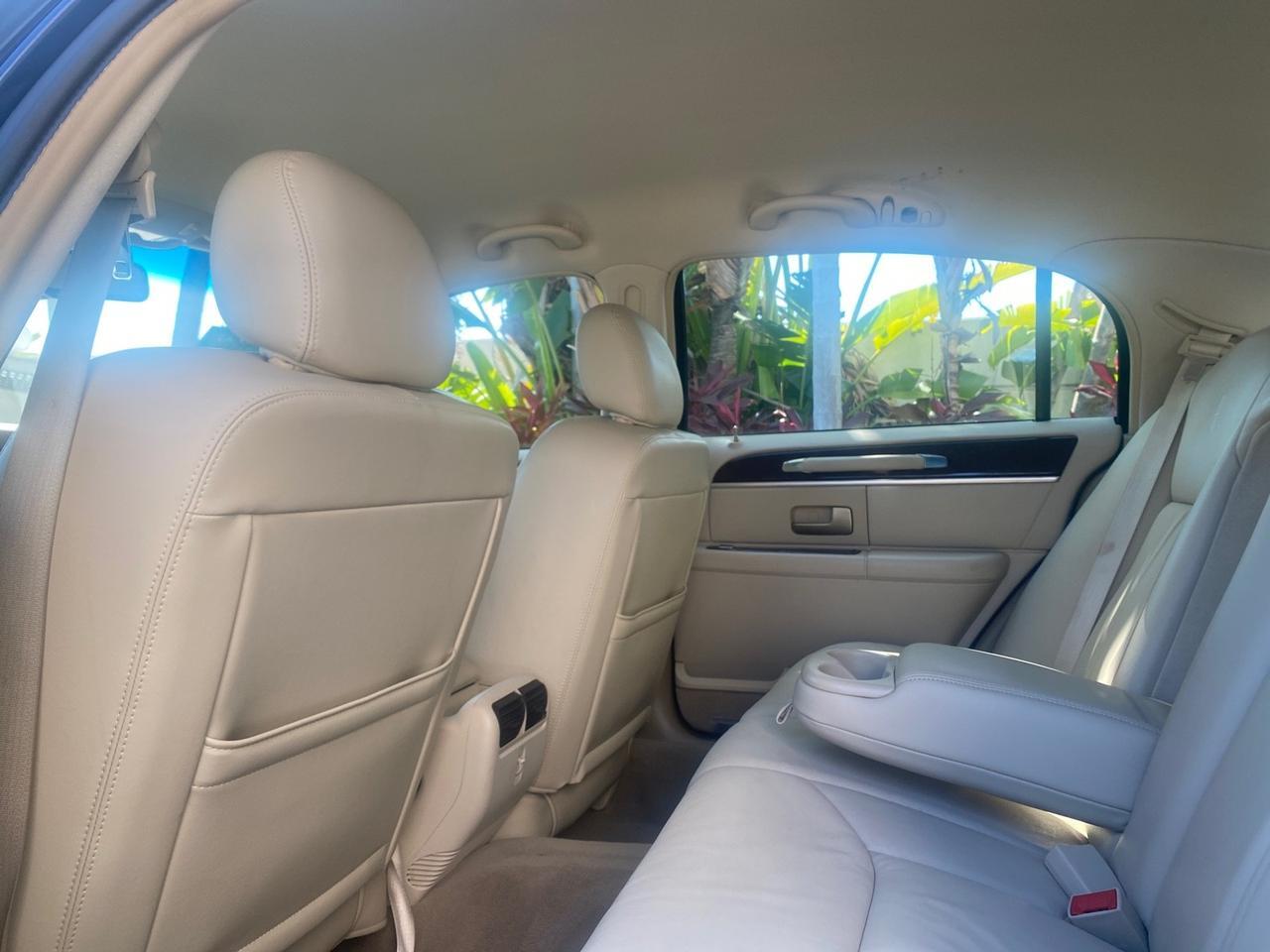 2008 Lincoln Town Car Limited LOW MILES 52,200 Pompano Beach FL