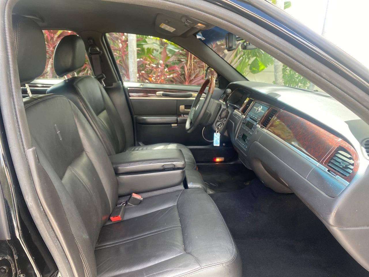 2008 Lincoln Town Car Limited LOW MILES 70,308 BLACK Pompano Beach FL