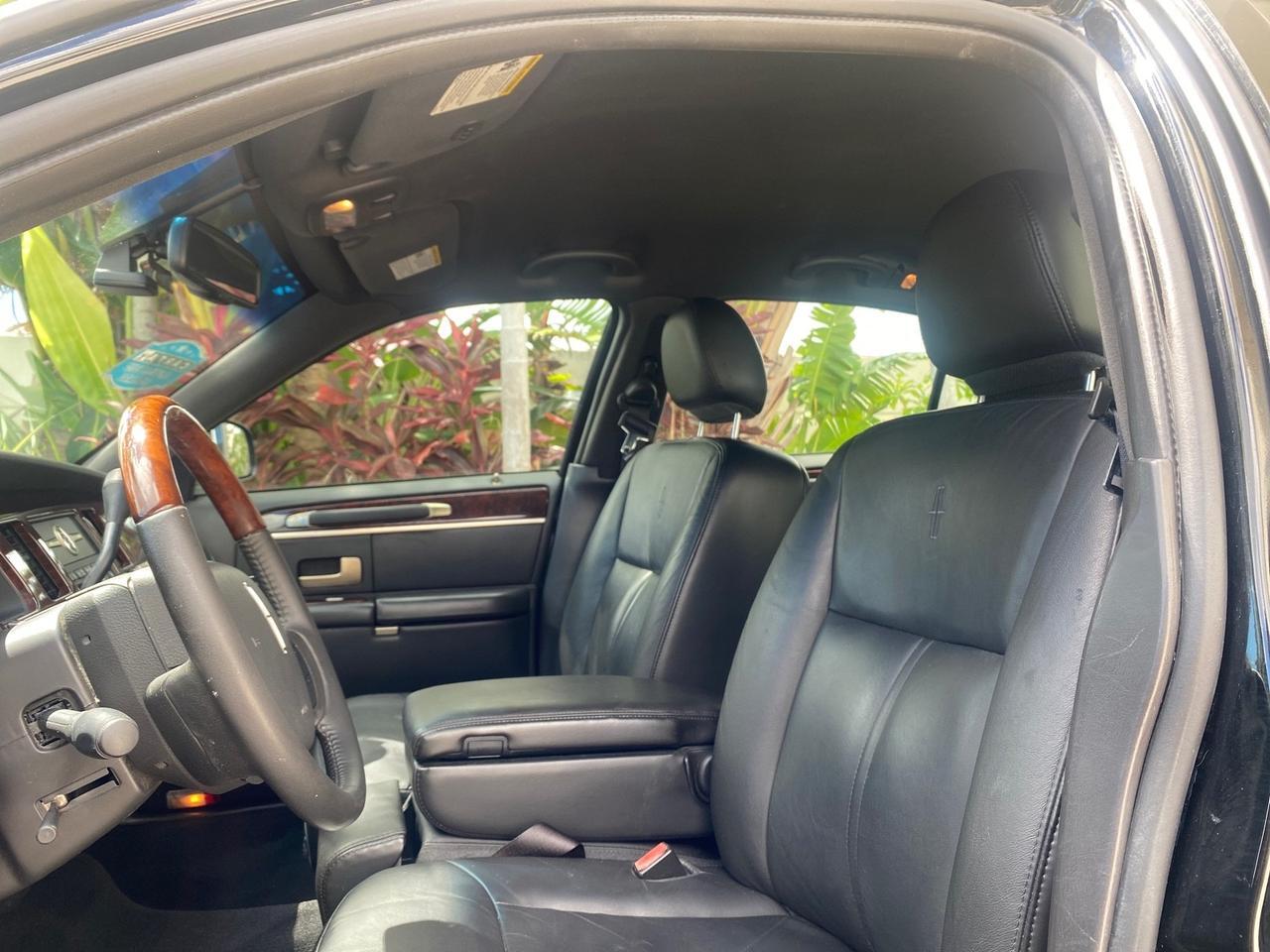 2008 Lincoln Town Car Limited LOW MILES 70,308 BLACK Pompano Beach FL