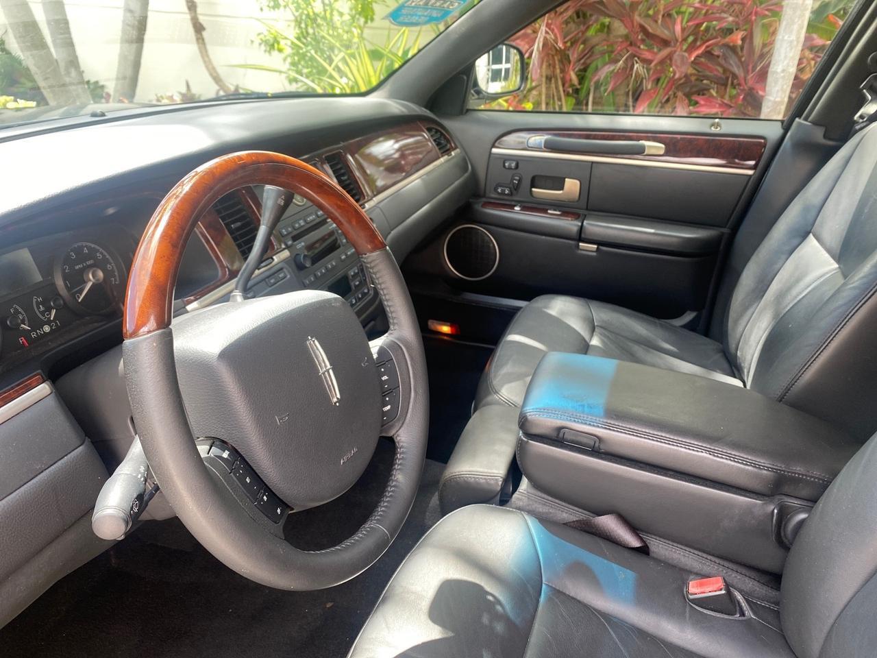 2008 Lincoln Town Car Limited LOW MILES 70,308 BLACK Pompano Beach FL