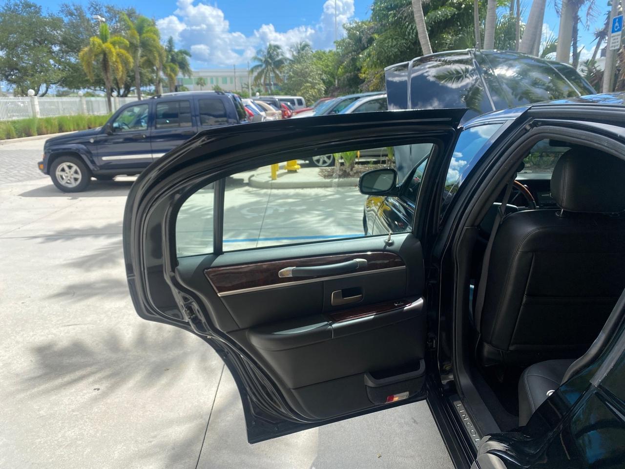 2008 Lincoln Town Car Limited LOW MILES 70,308 BLACK Pompano Beach FL