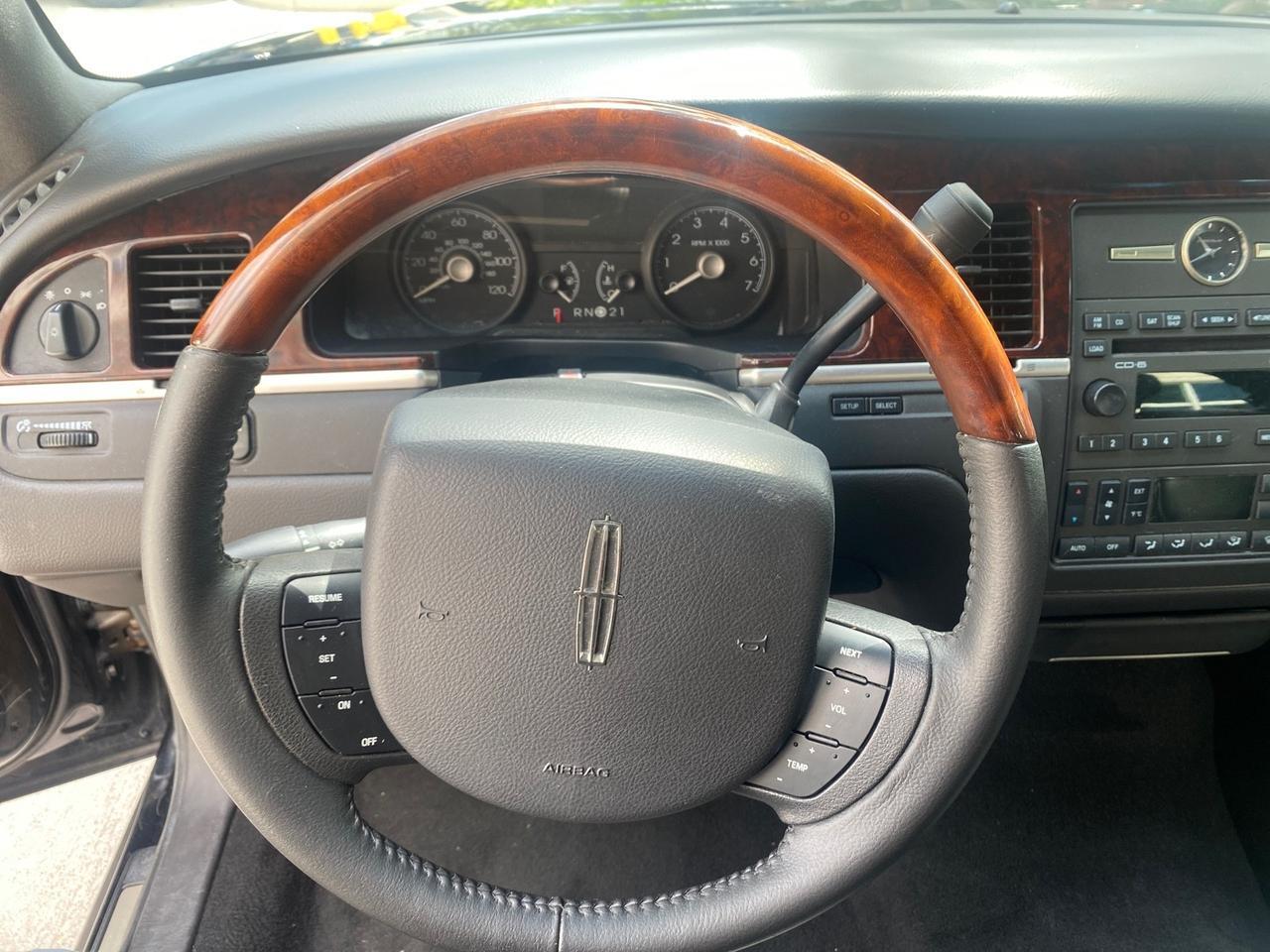 2008 Lincoln Town Car Limited LOW MILES 70,308 BLACK Pompano Beach FL