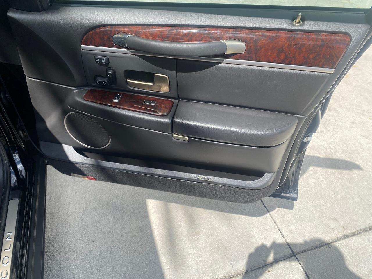 2008 Lincoln Town Car Limited LOW MILES 70,308 BLACK Pompano Beach FL