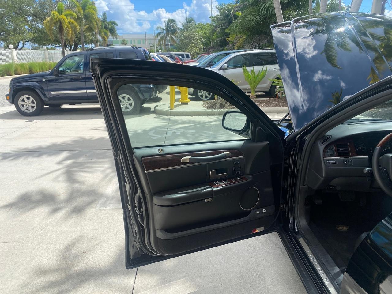 2008 Lincoln Town Car Limited LOW MILES 70,308 BLACK Pompano Beach FL