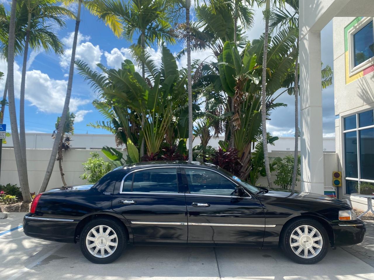 2008 Lincoln Town Car Limited LOW MILES 70,308 BLACK Pompano Beach FL
