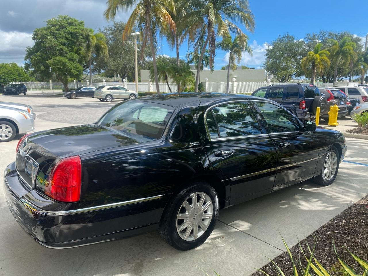 2008 Lincoln Town Car Limited LOW MILES 70,308 BLACK Pompano Beach FL
