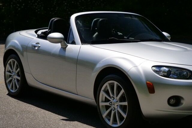 2008 Mazda MX-5 Miata Grand Touring / Manual / Power Top / Premium Package! High Point NC