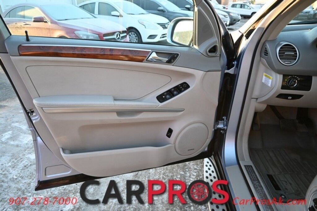 2008 Mercedes-Benz ML 320 CDI - All Wheel Drive - 3.0L V6 Diesel - Power & Heated Leather Seats - Harman Kardon Speakers - Keyless Entry - Backup Camera - Sunroof - Running Boards - Tow Package Anchorage AK