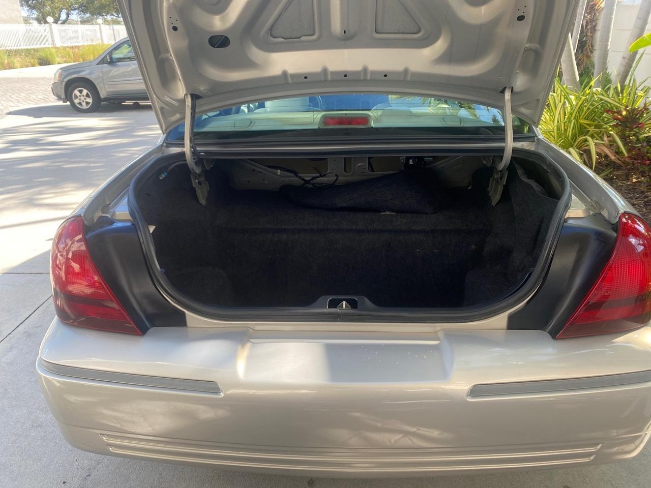 2008 Mercury Grand Marquis LS LOW MILES 74,931 Pompano Beach FL