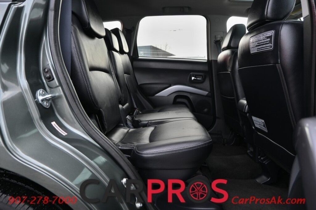 2008 Mitsubishi Outlander XLS - 3.0L V6 - 4X4 - Luxury Pkg - Power & Leather Heated Seats - Rockford Fosgate Speakers - Sunroof - 3rd Row - Seats 7 - Bluetooth - Keyless Entry - 1 Owner Anchorage AK