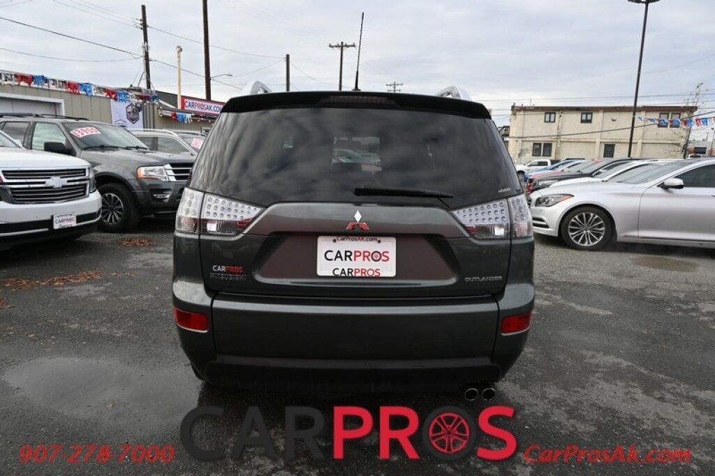 2008 Mitsubishi Outlander XLS - 3.0L V6 - 4X4 - Luxury Pkg - Power & Leather Heated Seats - Rockford Fosgate Speakers - Sunroof - 3rd Row - Seats 7 - Bluetooth - Keyless Entry - 1 Owner Anchorage AK