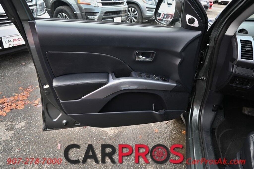 2008 Mitsubishi Outlander XLS - 3.0L V6 - 4X4 - Luxury Pkg - Power & Leather Heated Seats - Rockford Fosgate Speakers - Sunroof - 3rd Row - Seats 7 - Bluetooth - Keyless Entry - 1 Owner Anchorage AK