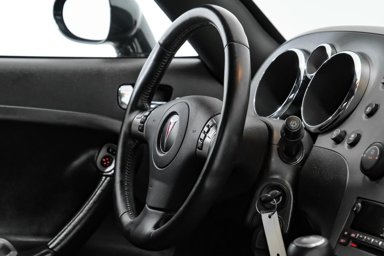2008 Pontiac Solstice GXP AUTOMATIC LEATHER SEATS LEATHER STEERING WHEEL CRUISE CONTRO Carrollton TX