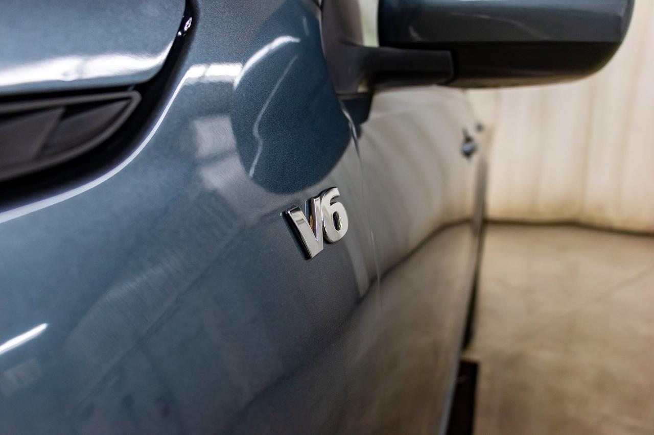 2008 Suzuki Grand Vitara AWD JLX Roof Heated Seats Red Deer AB