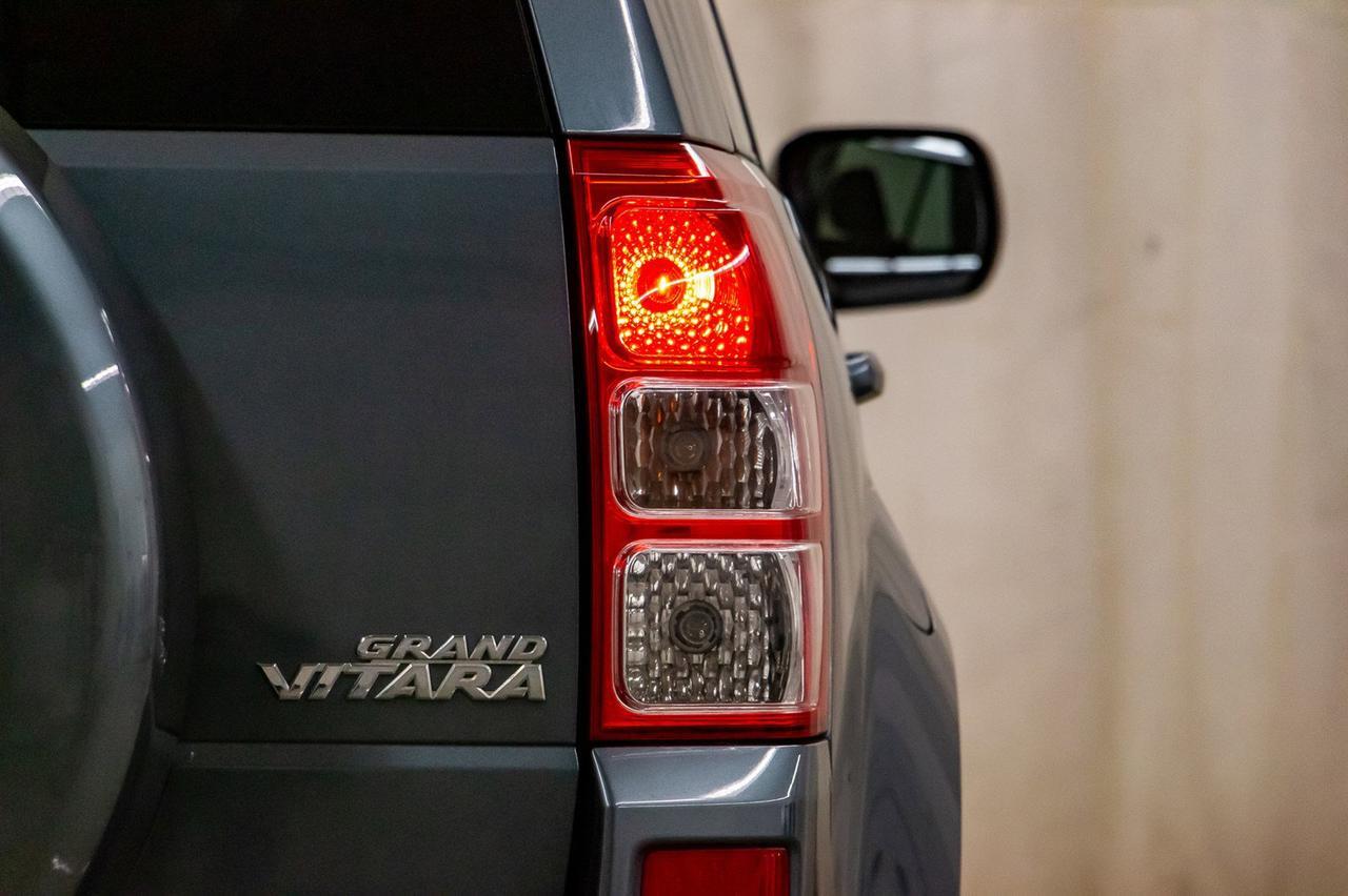 2008 Suzuki Grand Vitara AWD JLX Roof Heated Seats Red Deer AB