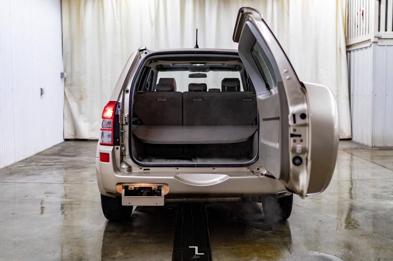 2008 Suzuki Grand Vitara AWD JX-L Leather Roof Red Deer AB