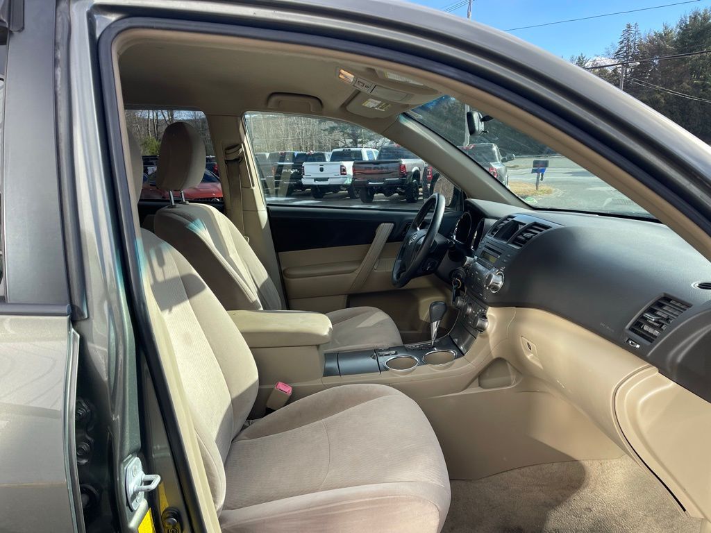 2008 Toyota Highlander Base Orange MA